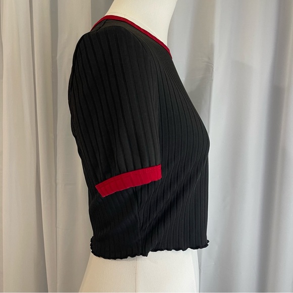 Red Spider Black Crop Top Super Stretchy and Soft - Picture 2 of 9